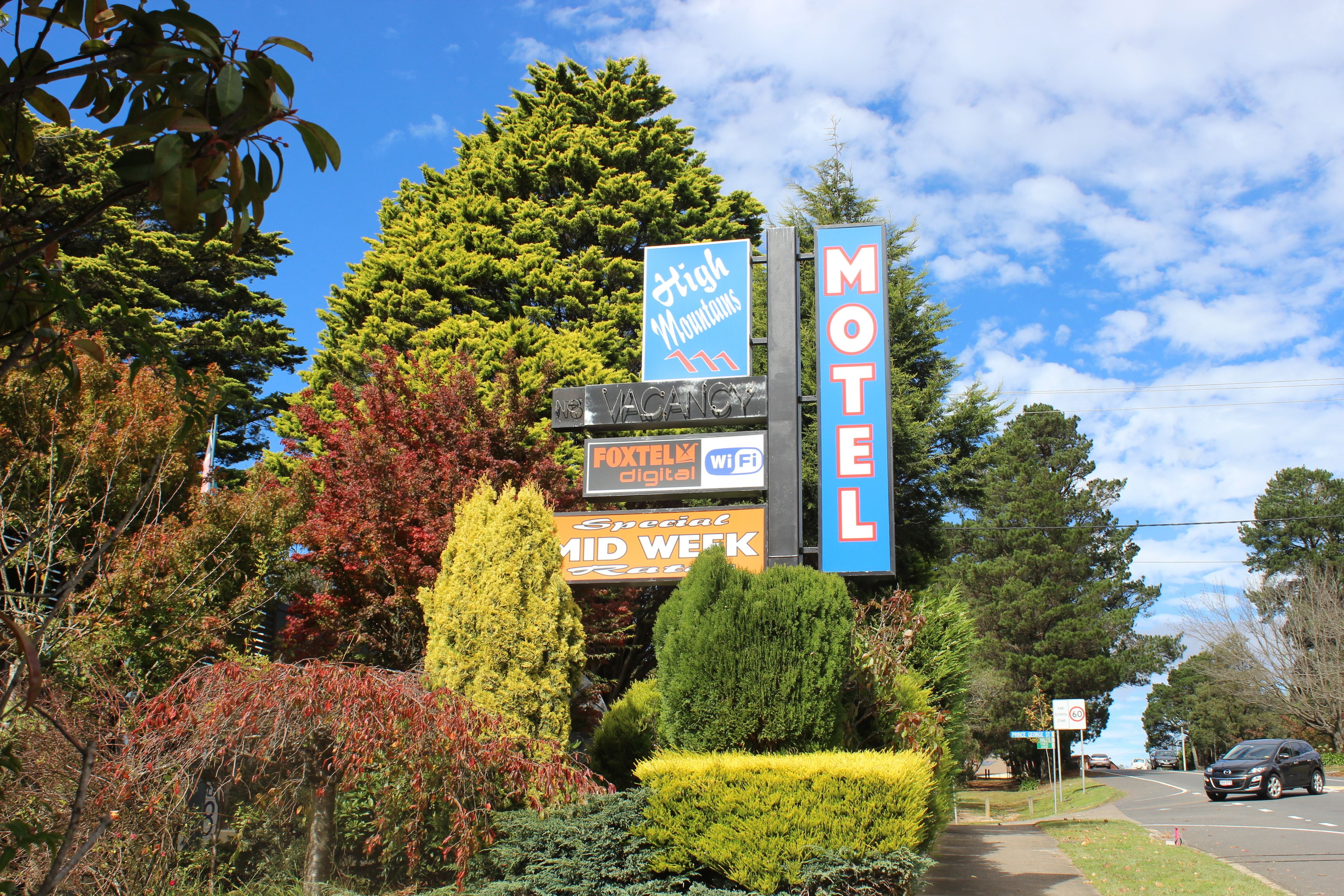 High Mountains Motor Inn in Blackheath, Australia
