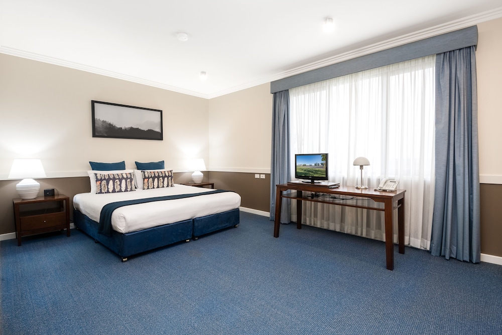 Hawkesbury Race Club Motel