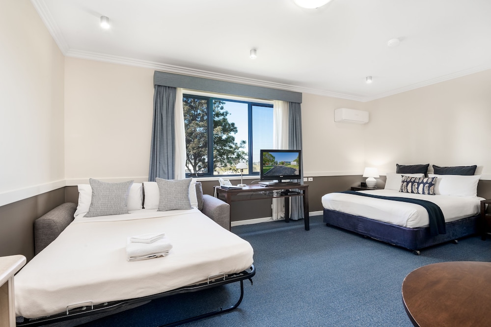 Hawkesbury Race Club Motel