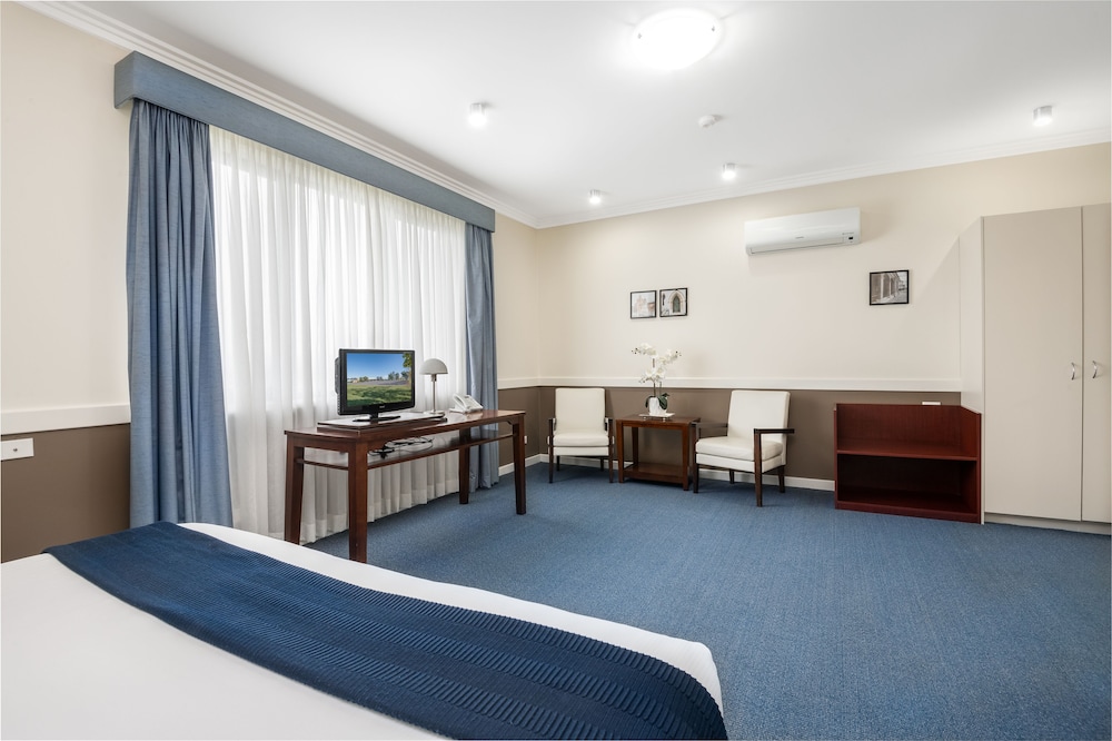 Hawkesbury Race Club Motel