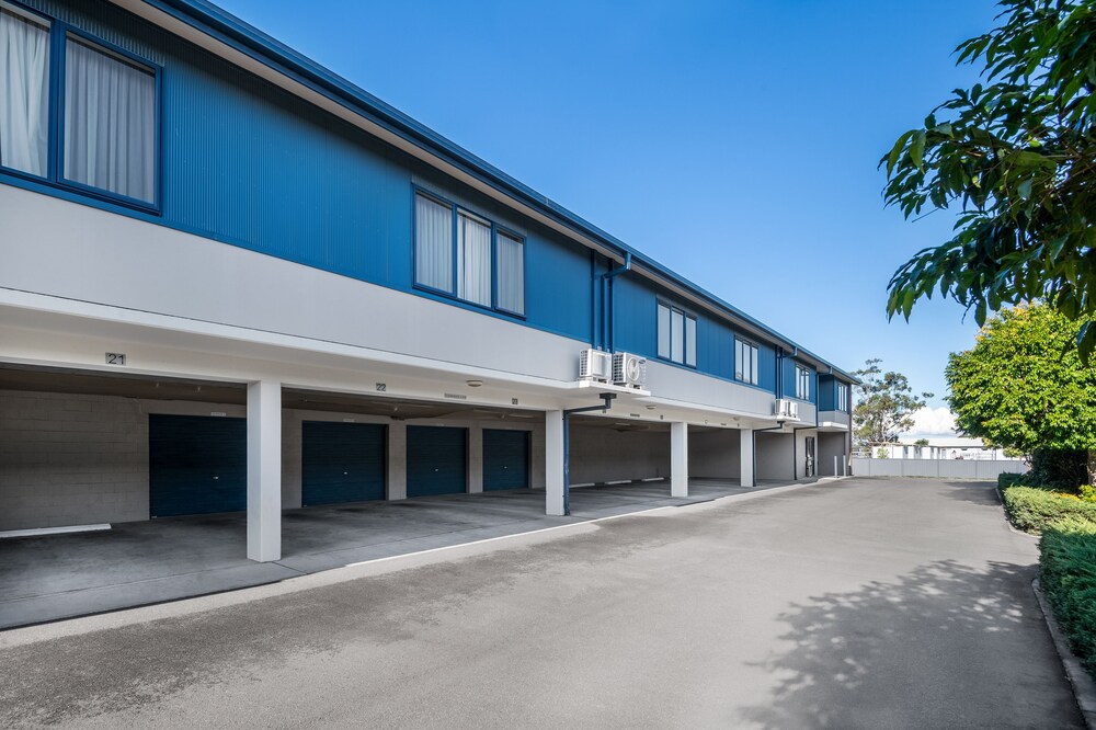 Hawkesbury Race Club Motel