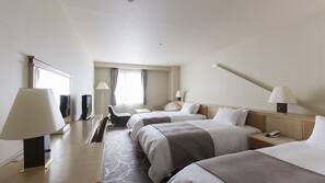 In-room safe, free WiFi, linens