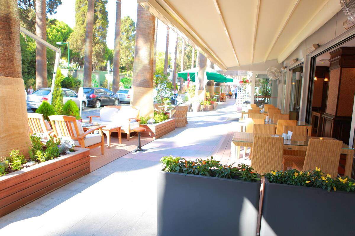 Karaca Otel In Izmir Turkey Expedia