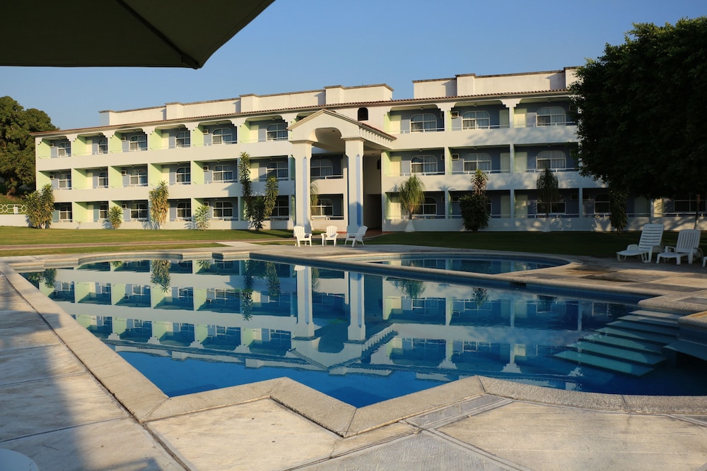 Dorados Conventions & Resort