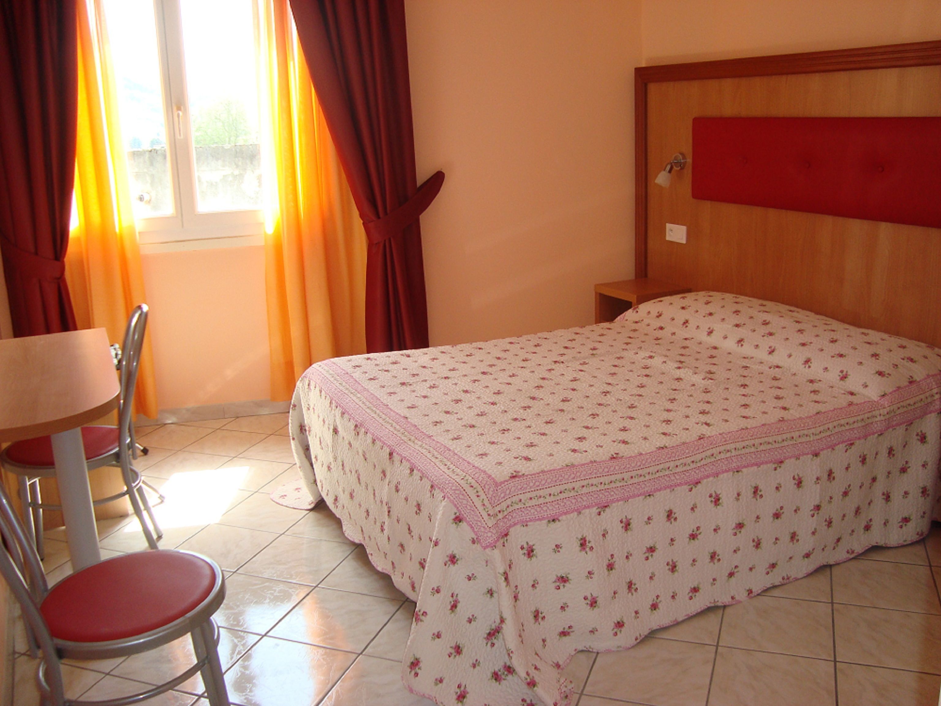 ルテティア 口コミ 部屋写真 料金 お得情報 エクスペディア