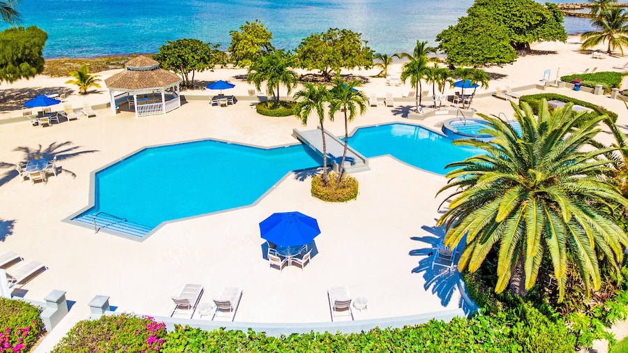 The Grandview Condos on Seven Mile Beach