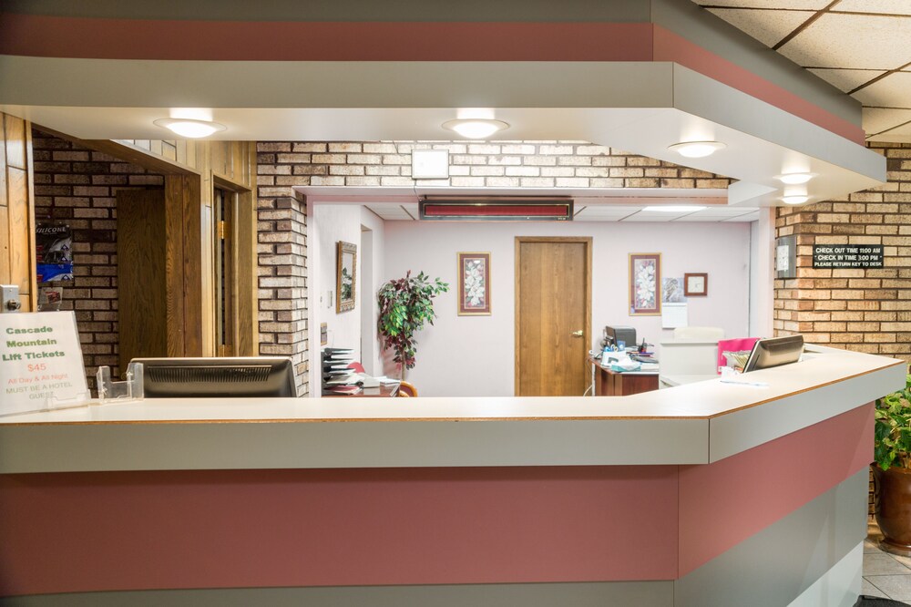 The Ridge Hotel Portage 2018 Room Prices 65 Deals Reviews Expedia Hotel Front Evening Night Featured Image Reception
