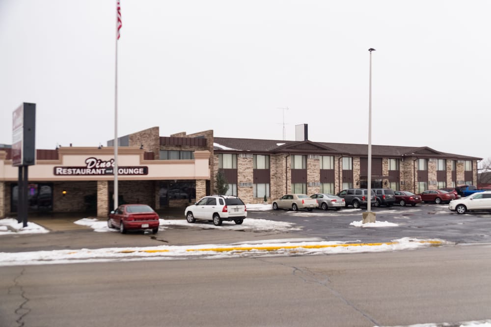 The Ridge Hotel Portage In Wisconsin Dells Hotel Rates Reviews