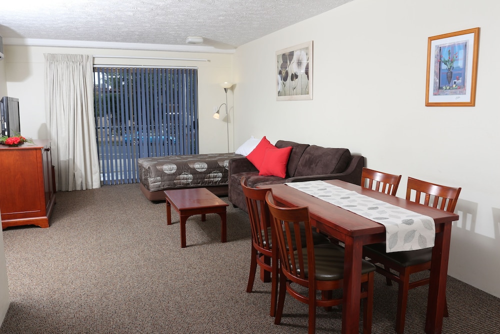 Aabon Apartments & Motel