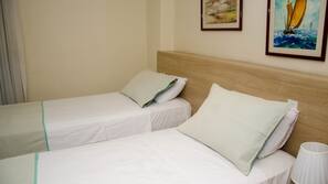 Minibar, rideaux occultants, Wi-Fi gratuit, draps fournis