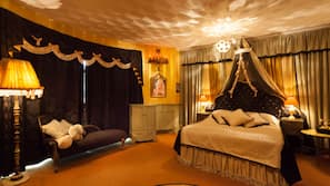 Premium bedding, individually decorated, iron/ironing board, free WiFi