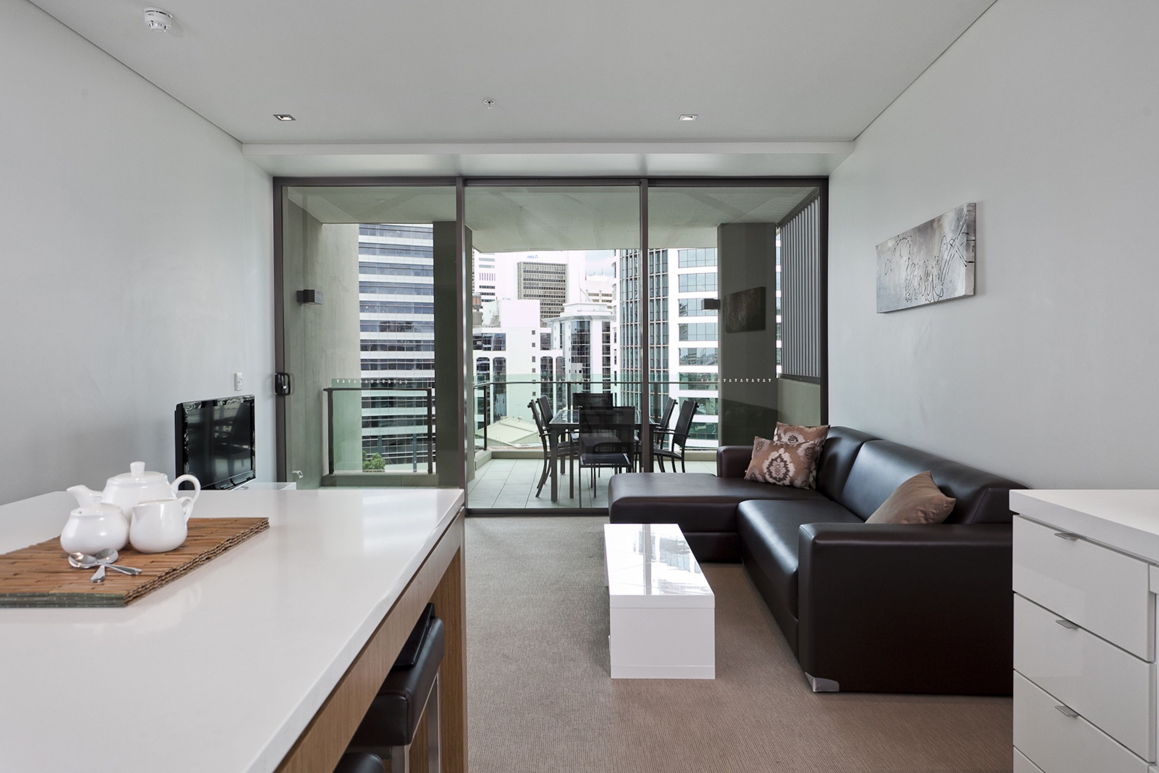 Quattro on Astor Apartments Brisbane by Restt