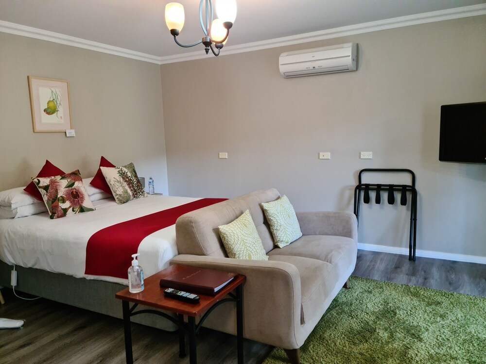 Oyster Cove Chalet