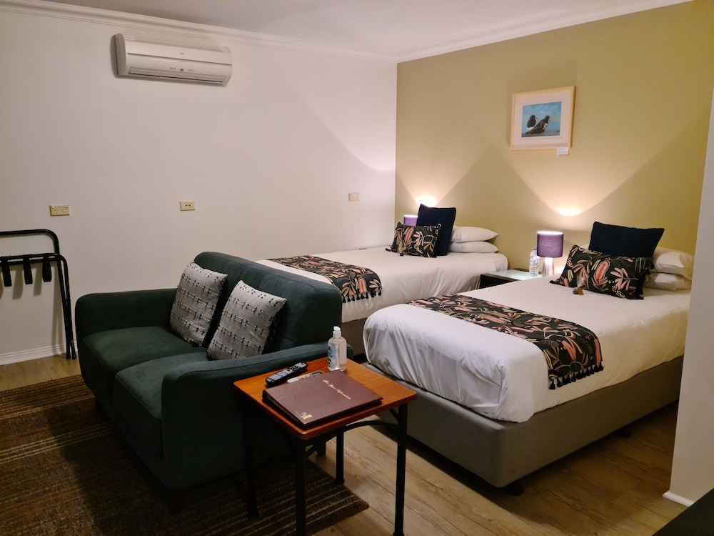 Oyster Cove Chalet