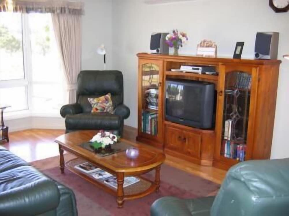 Canadian Lodge Bed & Breakfast
