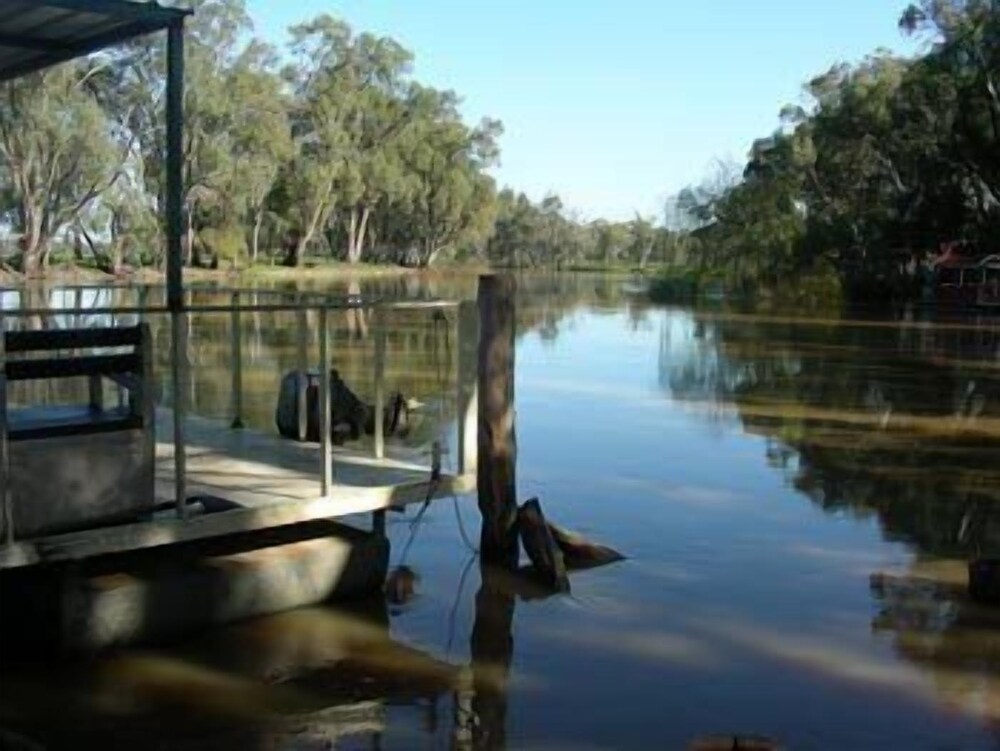 Best's Riverbed & Breakfast