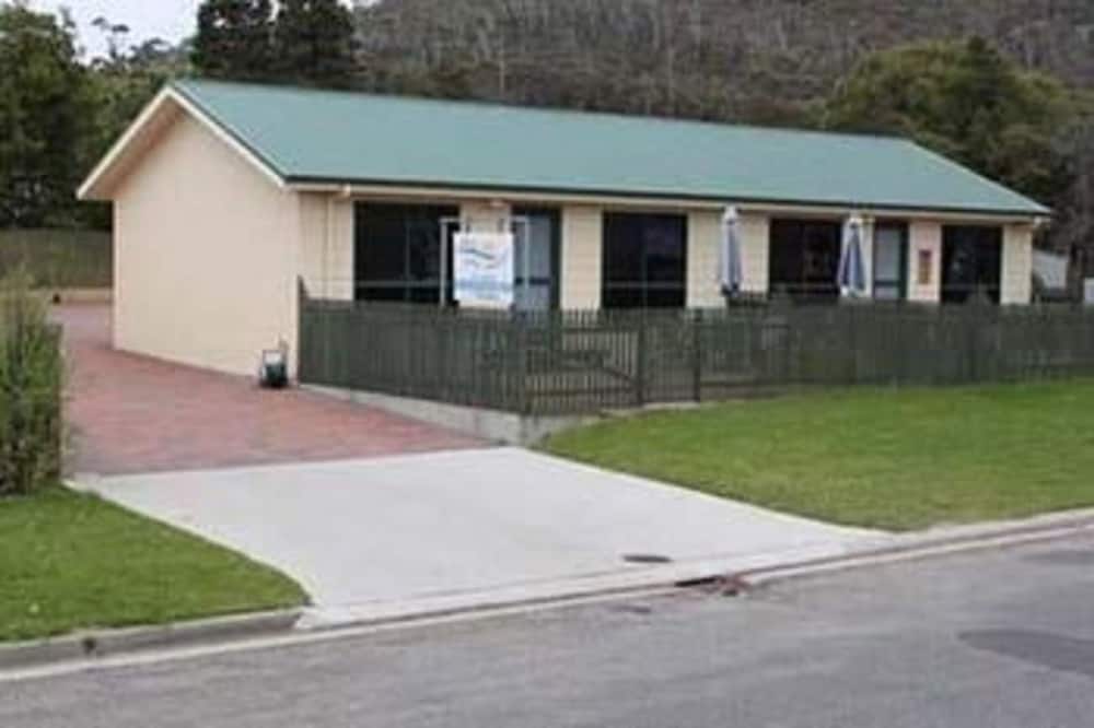 Bicheno's A+ Apartments