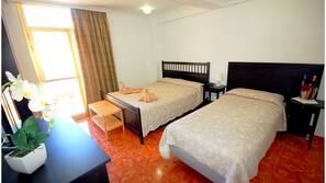 Minibar, caja fuerte, wifi gratis y ropa de cama