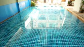 Kolam renang outdoor