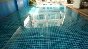 Kolam renang outdoor