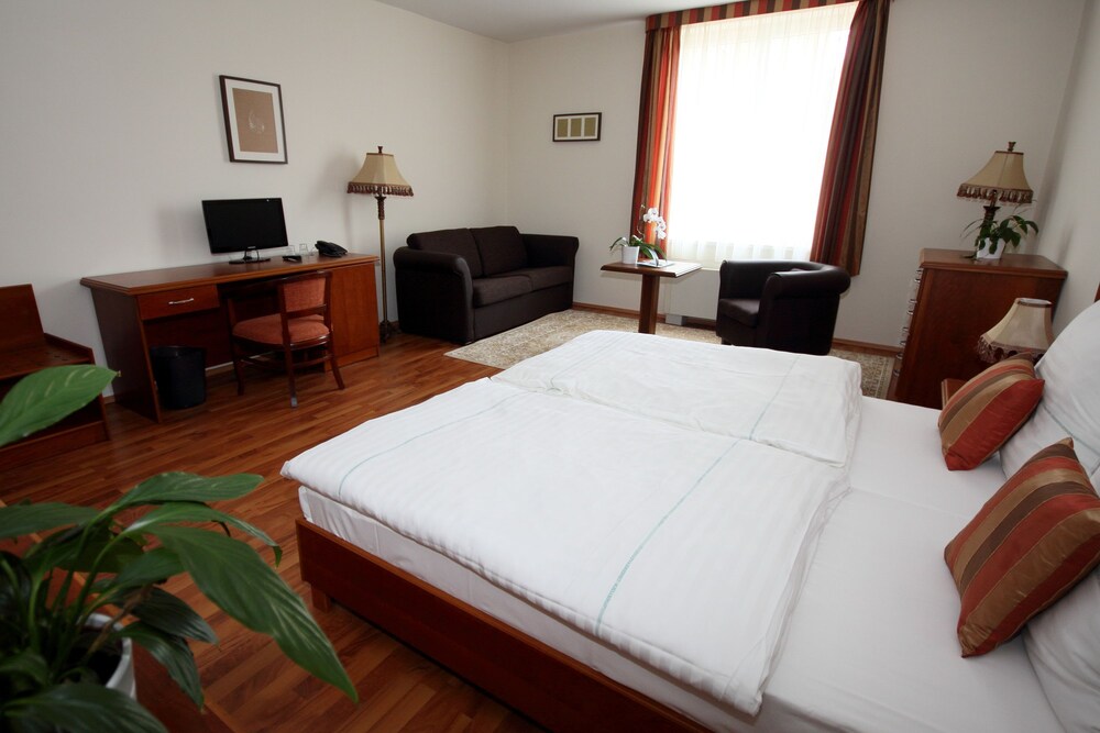 Vis Vitalis Medical Wellness Hotel In Budapest Hotel Rates Reviews On Orbitz