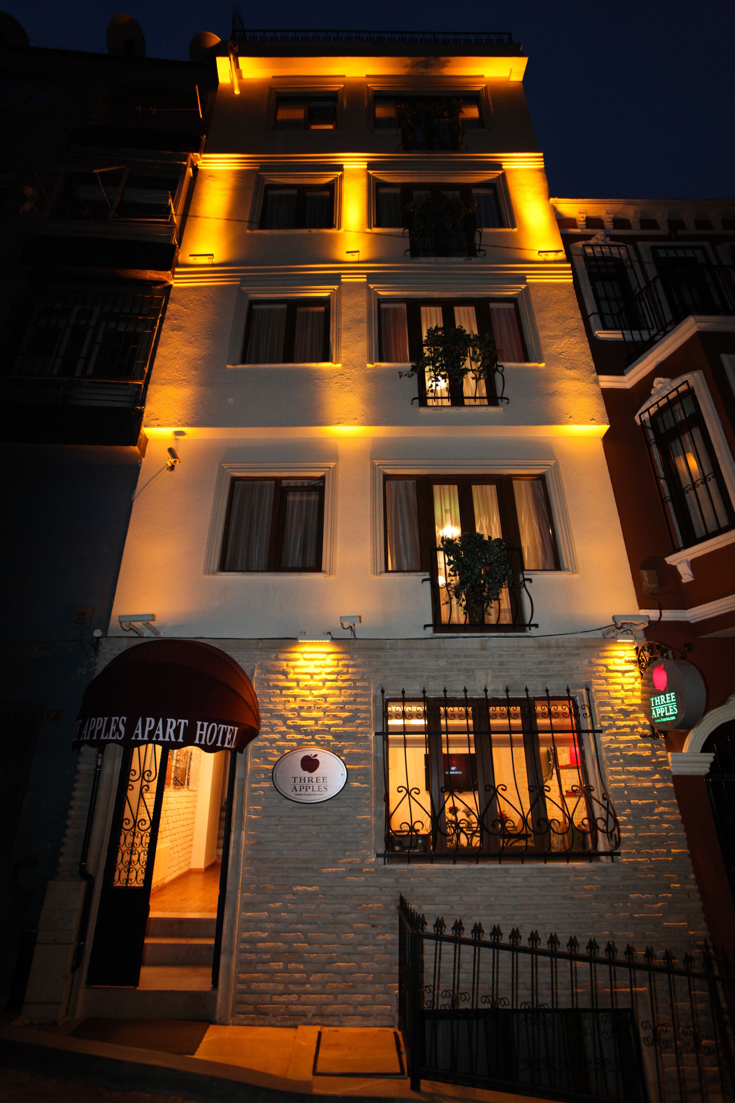 Three Apples Suites And Hotel In Istanbul Expedia