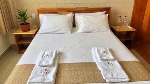 Minibar, cortinas opacas, wifi gratis