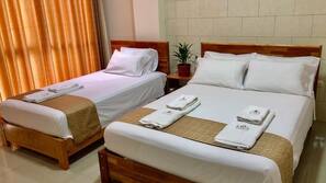 Minibar, cortinas opacas, wifi gratis