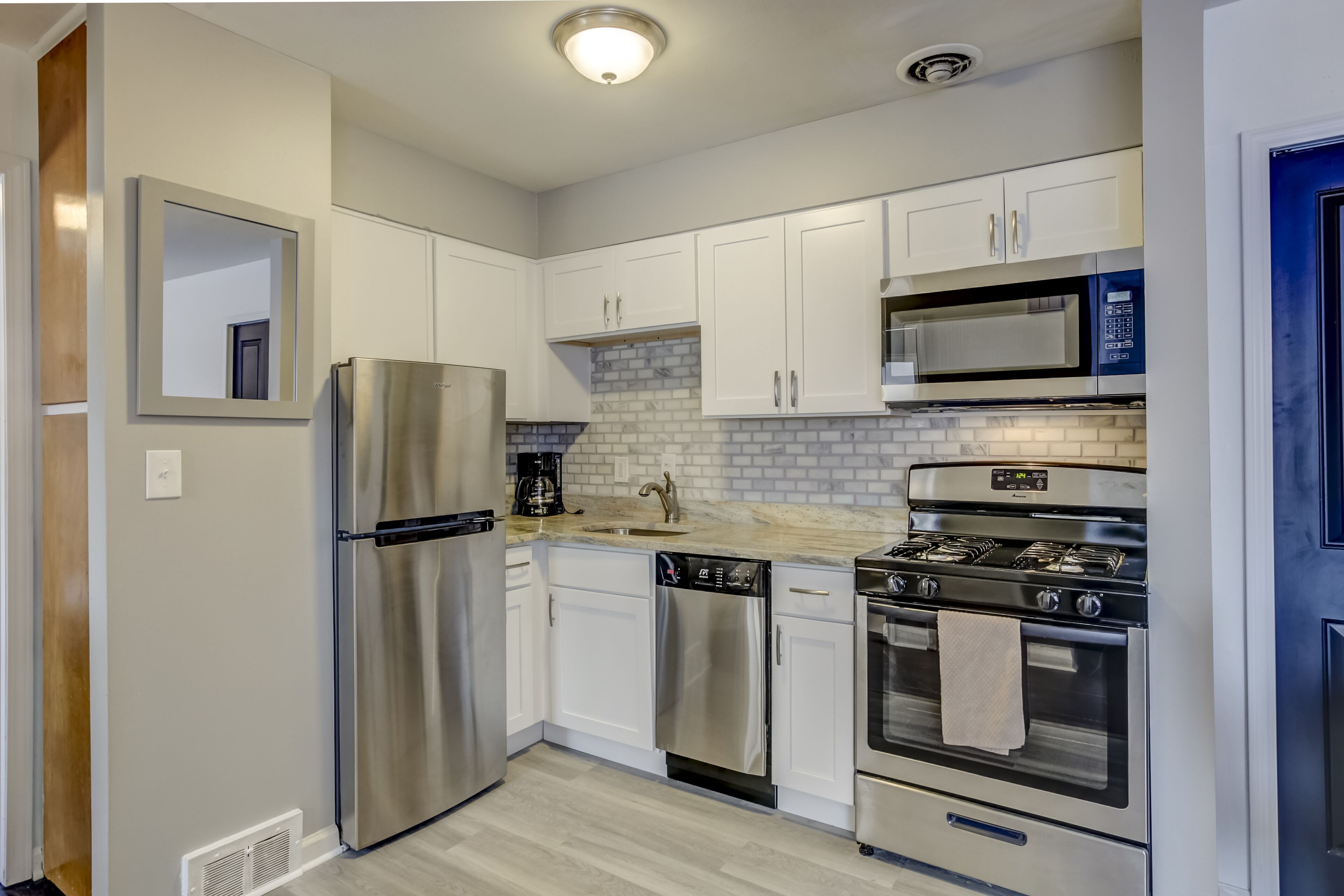 Luxury Downtown Royal Oak Furnished Apartment in Detroit, United States
