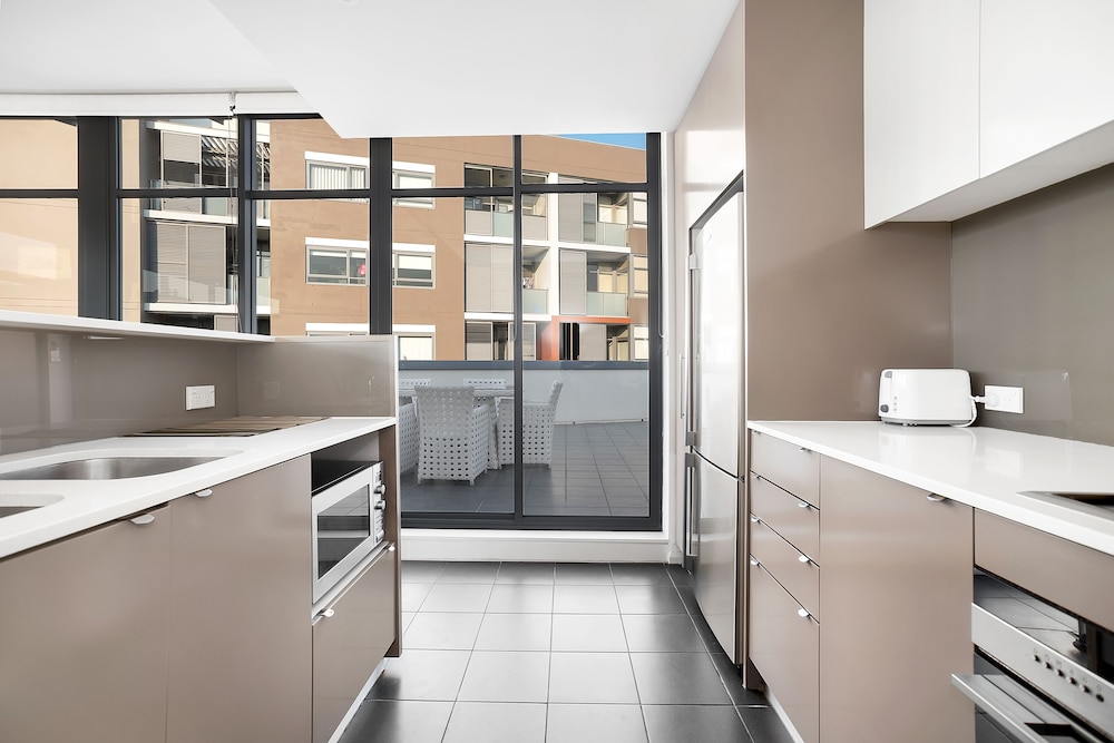 3BR Penthouse above a Shopping Mall