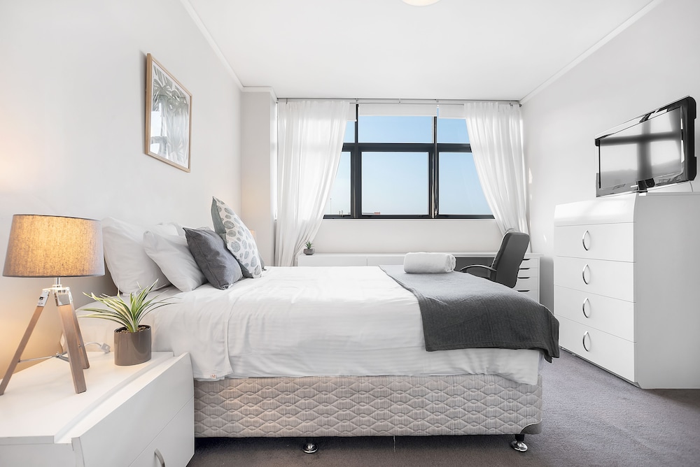 3BR Penthouse above a Shopping Mall