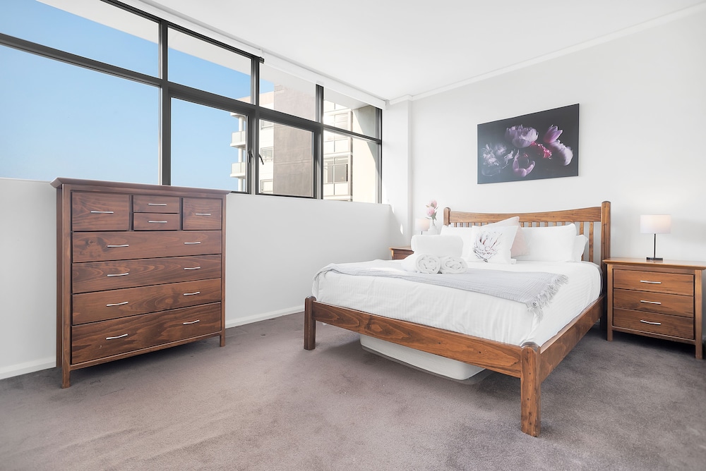 3BR Penthouse above a Shopping Mall