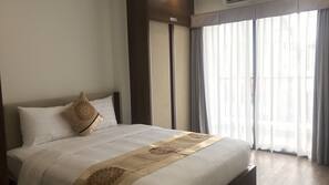 Minibar, két bảo mật tại phòng, bàn