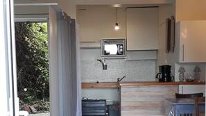 Fridge, microwave, oven, hob