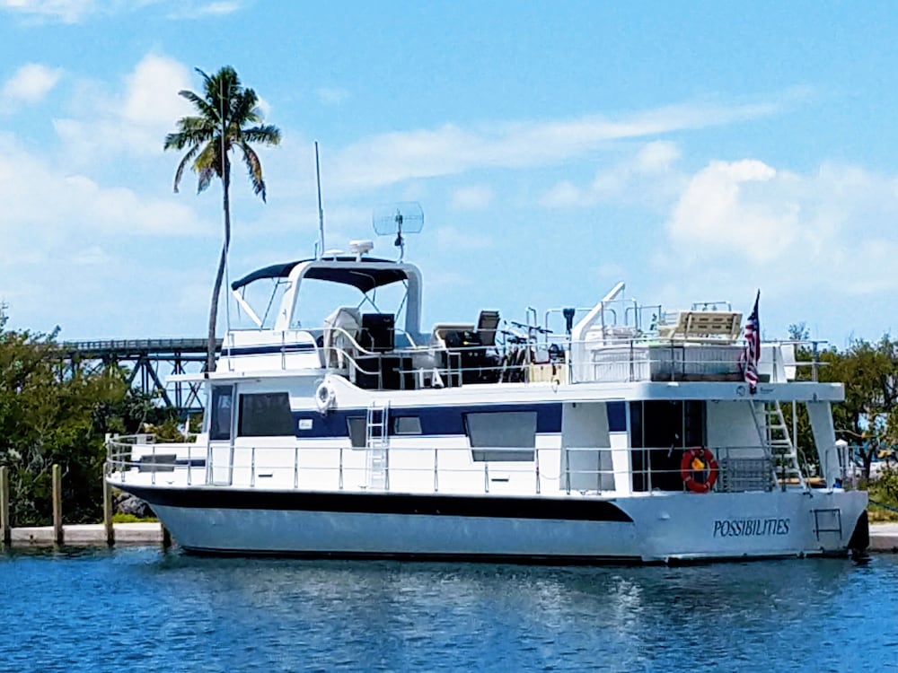 65' Houseboat Motor Yacht on 165' Private Canal support InclusiveInc