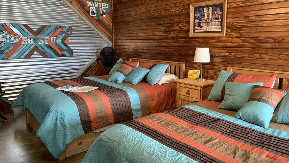 New Rustic Elegance Silver Spur Cabin Explore The Wichita