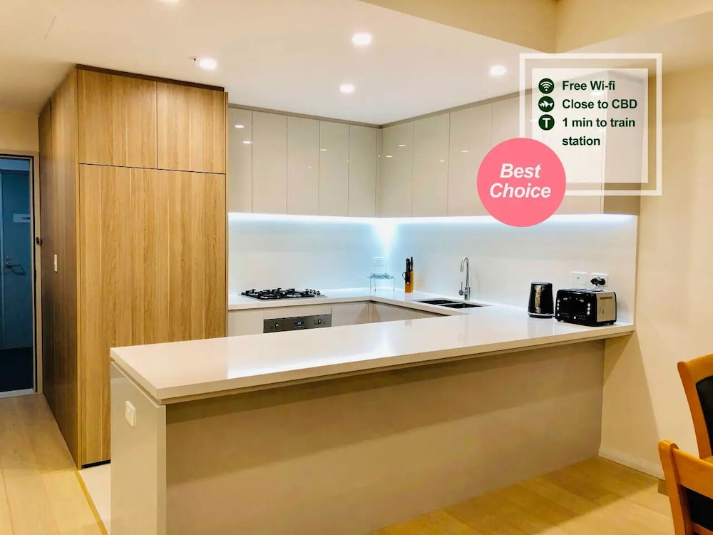 2 Bedrooms Apartment Next Hurstville Train Station and Airport