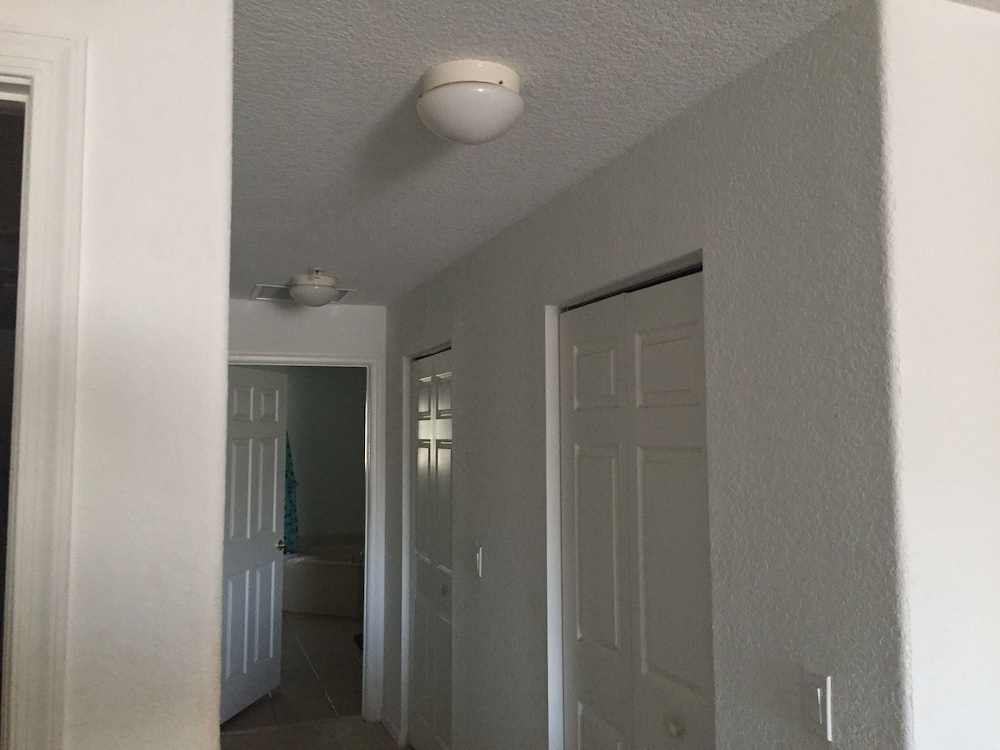 HOME IN GATED COMMUNITY CLOSE TO FORT LAUDERDALE BEACH