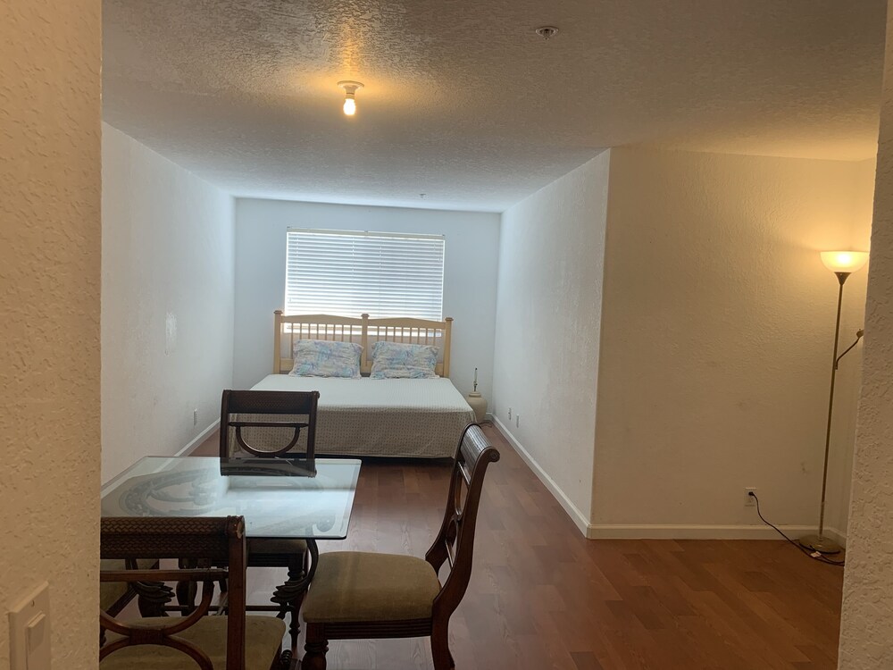 HOME IN GATED COMMUNITY CLOSE TO FORT LAUDERDALE BEACH