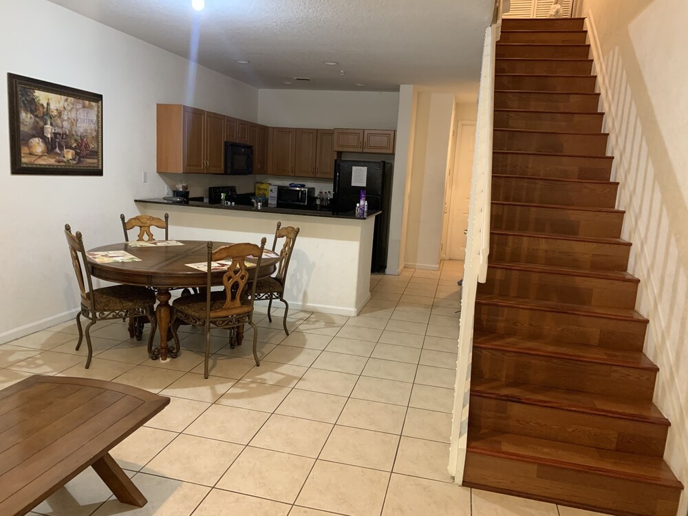 HOME IN GATED COMMUNITY CLOSE TO FORT LAUDERDALE BEACH