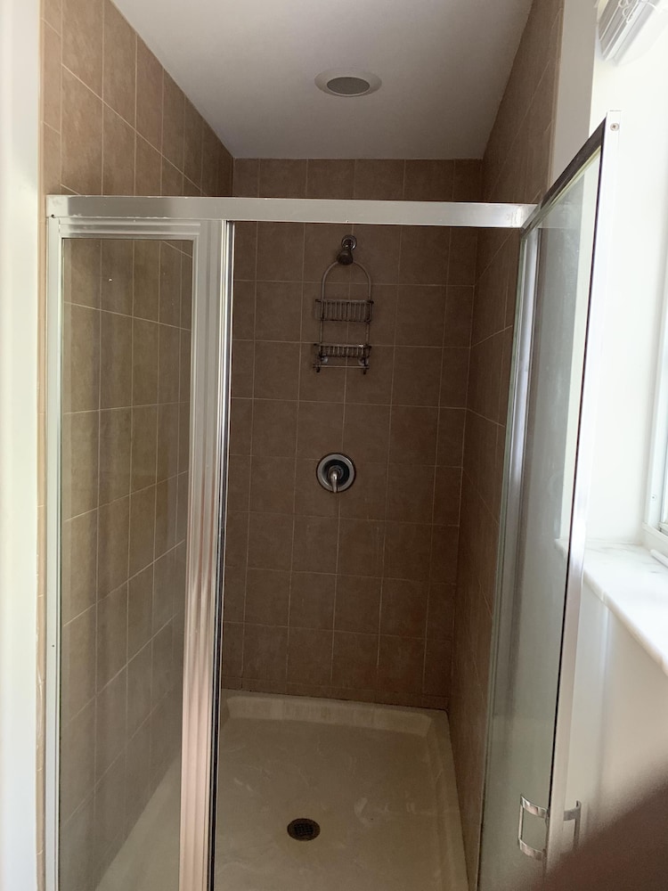 HOME IN GATED COMMUNITY CLOSE TO FORT LAUDERDALE BEACH