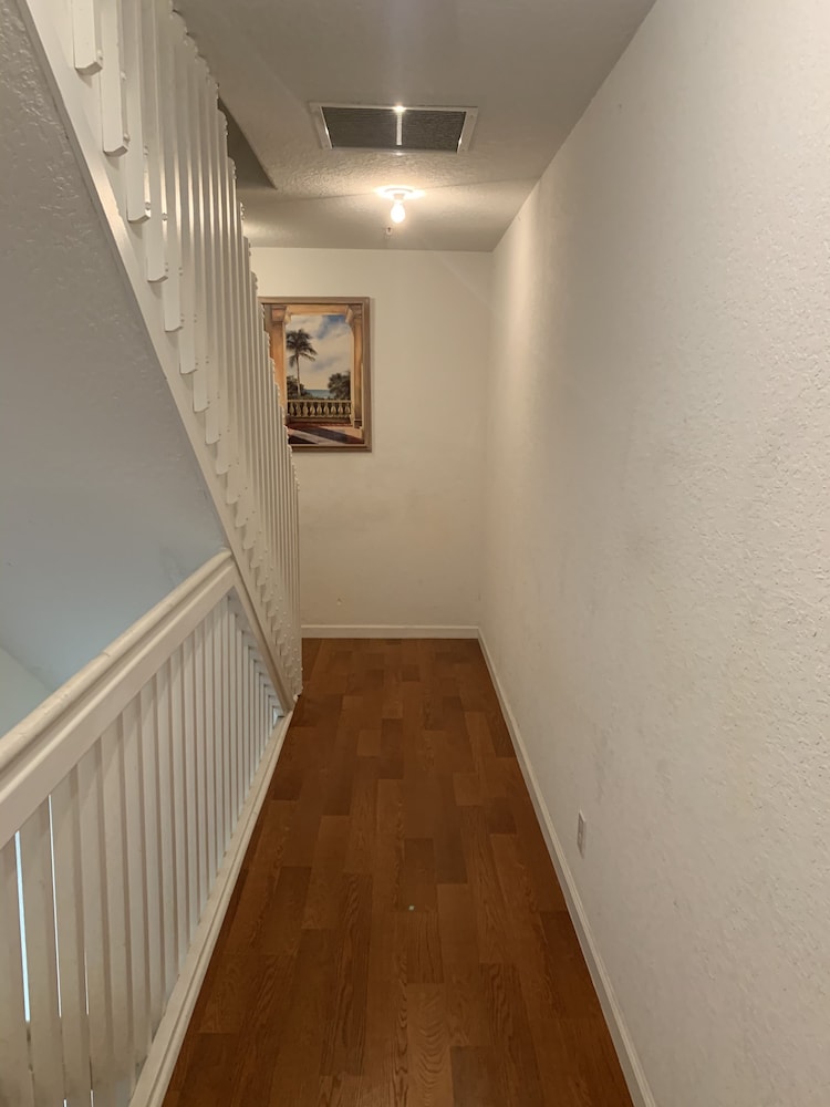 HOME IN GATED COMMUNITY CLOSE TO FORT LAUDERDALE BEACH