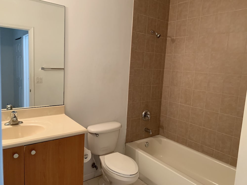 HOME IN GATED COMMUNITY CLOSE TO FORT LAUDERDALE BEACH