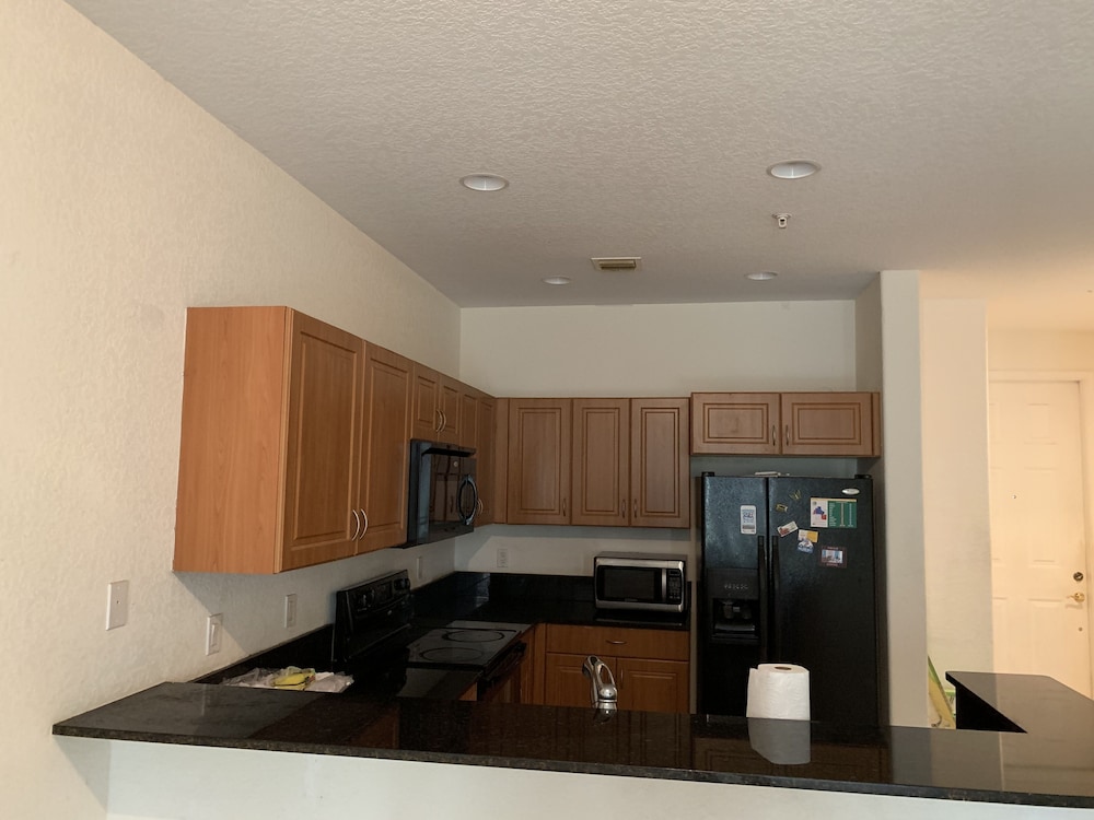 HOME IN GATED COMMUNITY CLOSE TO FORT LAUDERDALE BEACH