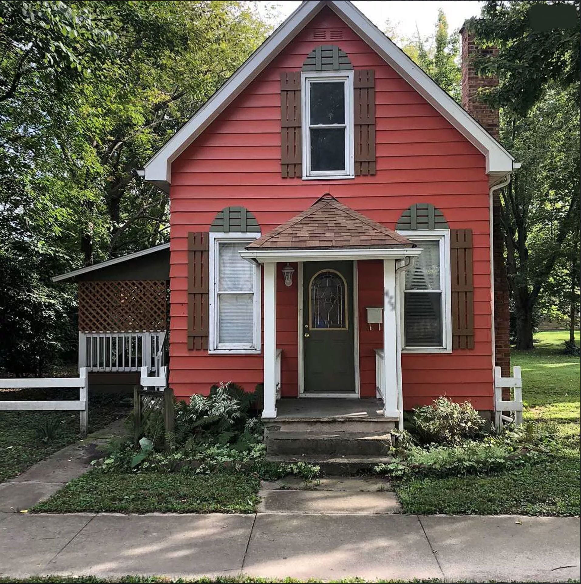 Cute cottage downtown, steps to Honeywell, AC w/ W+D, sleeps 6 in Marion, United States