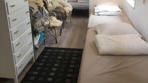 Free WiFi, linens