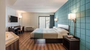 Free WiFi, linens