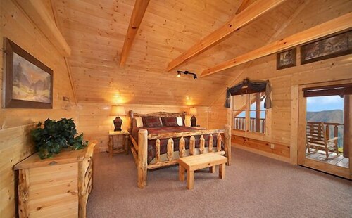 Cades Cove Castle - Sleeps 30 in Sevierville, United States