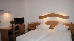 Minibar, Schreibtisch, Bügeleisen/Bügelbrett, kostenloses WLAN