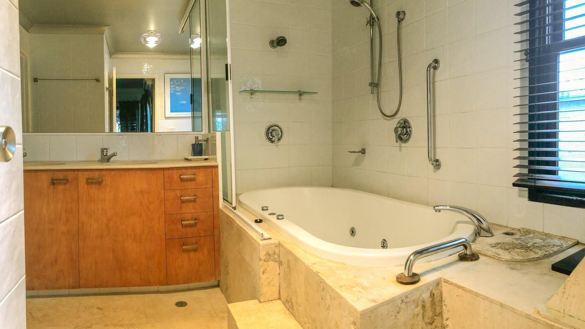 Tugtullum Apartment Fantastic 270 Degree View, Open Plan, 3 Bed, 2 Bathroom